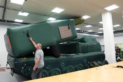 Inflatable tanks, missiles: Czech firm makes decoy armaments