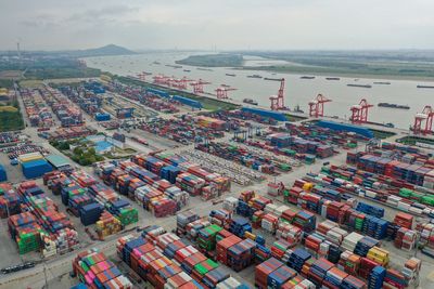 China's trade contracts as Western demand weakens