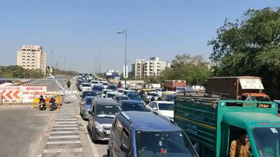 Elaborate arrangements in Delhi to ensure smooth traffic movement on Holi, Shab-e-Baraat