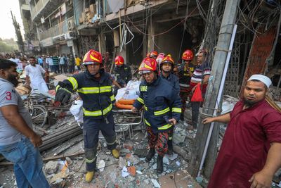 Bangladesh building explosion kills at least 14; scores hurt