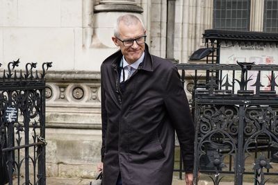 Jeremy Vine outraged after near miss with bus while cycling