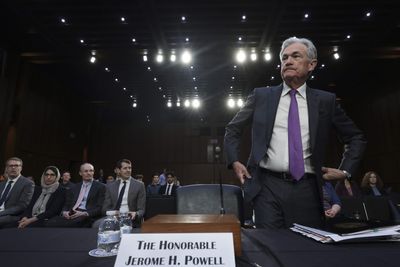 Powell warns of crypto risks, but doesn't want innovation stifled