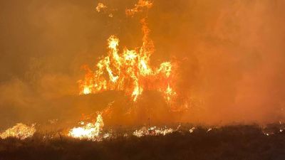 Tambaroora bushfire in NSW Central West upgraded to emergency level, homes damaged