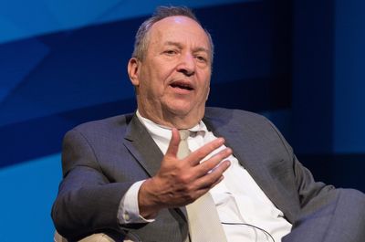 Larry Summers says lower spending spells out a recession