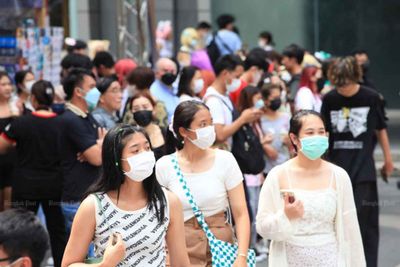 Mask use urged as haze fastens grip