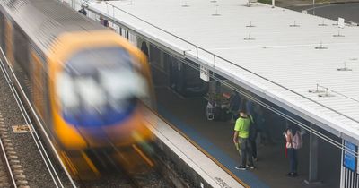 Radio glitch brings Sydney, wider NSW train network to a standstill