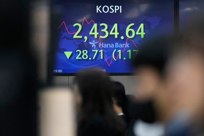 Asian stocks tumble amid fears about faster rate hikes