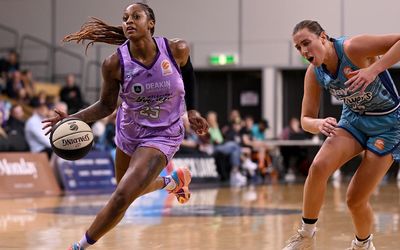 Southside Flyers defeat Melbourne Boomers in WNBL semi-final