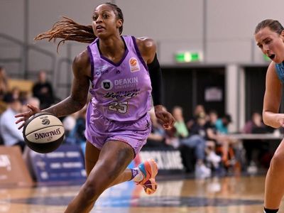 Southside Flyers defeat Boomers in WNBL semi-final