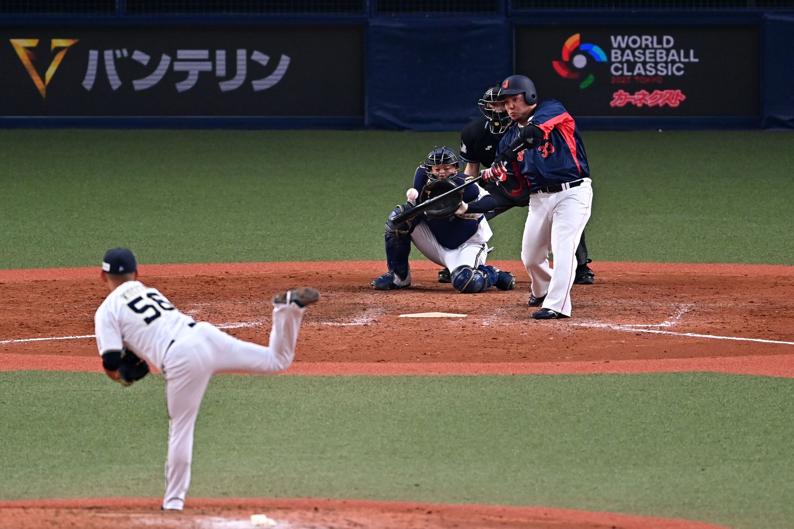 World Baseball Classic players get artsy with custom cleats