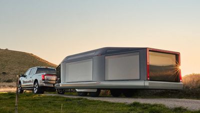 Lightship L1 Electric RV Trailer Propels Itself To Maintain Tow Vehicle Range