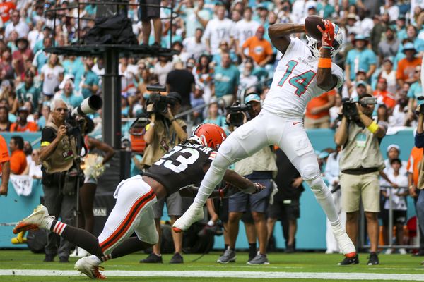 Chris Perkins: Can Dolphins backup QBs Teddy Bridgewater and