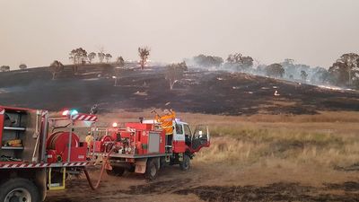 Out-of-control bushfire burning more than 15,000ha continues to spread near Hill End, NSW
