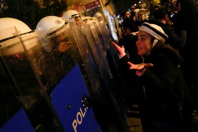 Women in Turkey brave ban on Istanbul march, get tear-gassed