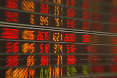 Asian bourses dip on rate hike hint