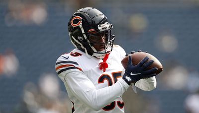 Bears agree to re-sign FB Khari Blasingame