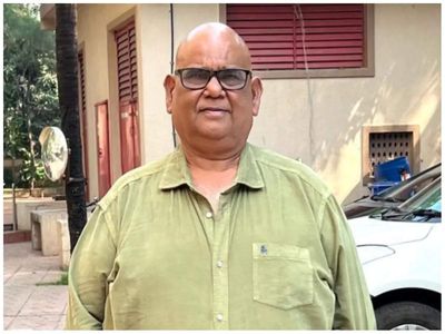 Anupam Kher: Satish Kaushik felt uneasy; suffered a heart attack on way to hospital