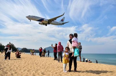 Consumer confidence at 3-year high in Feb as tourism rebounds