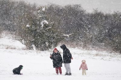 Blizzards and deep snow to hit north and central England amid amber warning