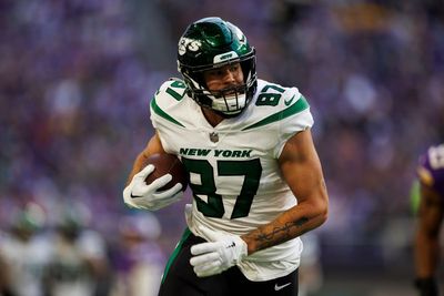 NY Jets tight end CJ Uzomah impressed by British NFL knowledge on London trip