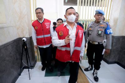 Indonesia jails organizer, security chief in soccer tragedy