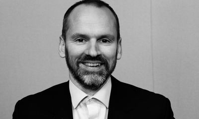 Harness the power of AI to boost your professional communications