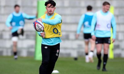Steve Borthwick urges England’s Marcus Smith to hurt France with pace