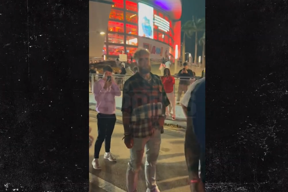 Jake Paul Challenges Floyd Mayweather To Box After