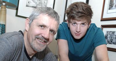 Dad makes mesmerising video of 31-year-old son ageing after taking photo of him everyday