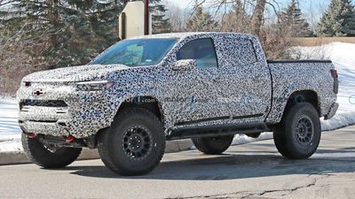 Chevrolet Colorado ZR2 Bison Spied For First Time Looking Off-Road Ready