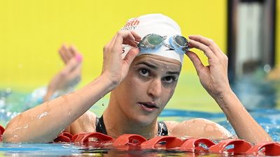 Olympic champion Kaylee McKeown breaks world record in women's 200 metres backstroke