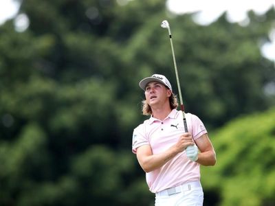 Bogey-free Dobbelaar ties lead in New Zealand PGA