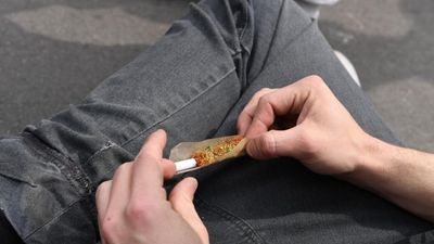 Decline in alcohol, tobacco and cannabis use continues among French 17-year-olds