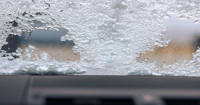Experts warn drivers against windscreen defrosting hack that could damage car