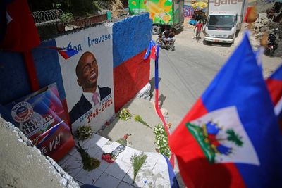 Haiti police pursue new suspects in presidential slaying