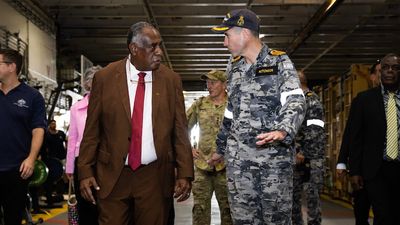 'Sizeable and very capable' ADF crew arrives in Vanuatu after twin cyclone disaster
