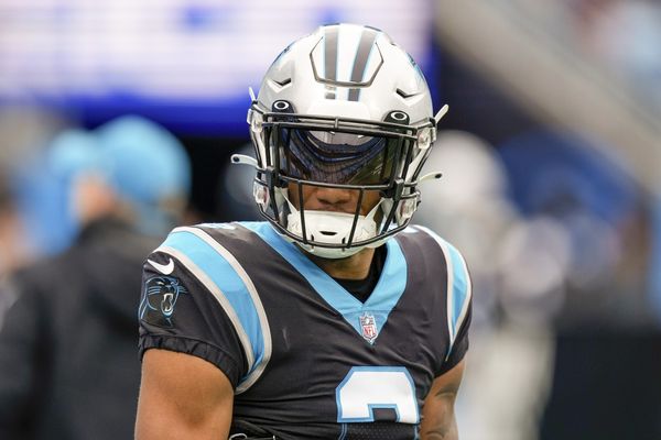 Panthers acquire No. 1 pick of 2023 draft from Bears in deal involving WR  D.J. Moore