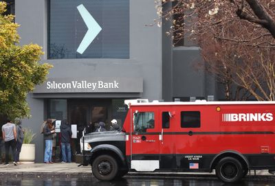 Silicon Valley Bank’s sudden shutdown sparks panic—but some saw red flags months ago