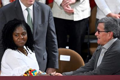 Colombian government, ELN agree to start ceasefire talks