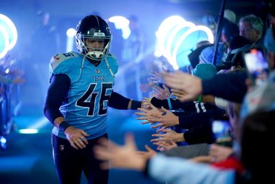 Grade for Titans re-signing long snapper Morgan Cox
