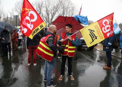 French citizens protest anew against Macron's pension plan