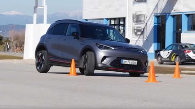 Watch 2023 Smart #1 Brabus Fail The Moose Test