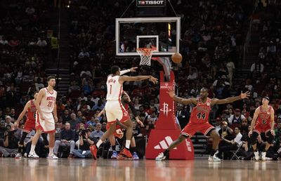 Jabari Smith Jr. continues surge with 20 and 10 as Bulls edge Rockets