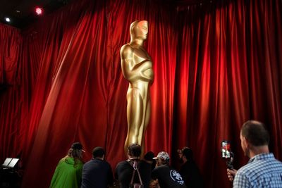 Oscars 2023 live updates: Latest news from carpet, show