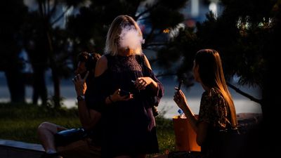 Queensland government to launch parliamentary inquiry into vaping, with focus on children and teenagers