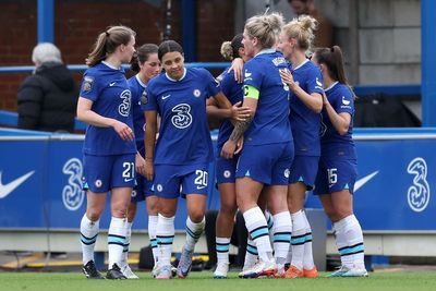 Sam Kerr’s strike sees Chelsea beat Manchester United to reclaim WSL top spot