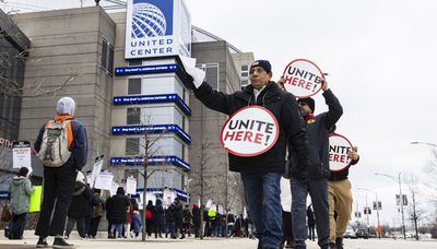 United Center’s concessions workers reach tentative deal