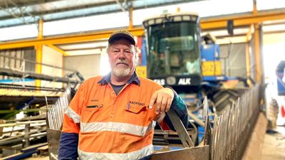 Right to repair changes floated as frustrated farmers count cost of harvest delays