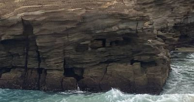 Women found clinging to cliff near Catherine Hill Bay