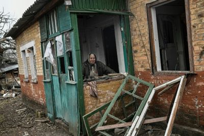'So be it': Ukrainians despair as Russians hammer Chasiv Yar